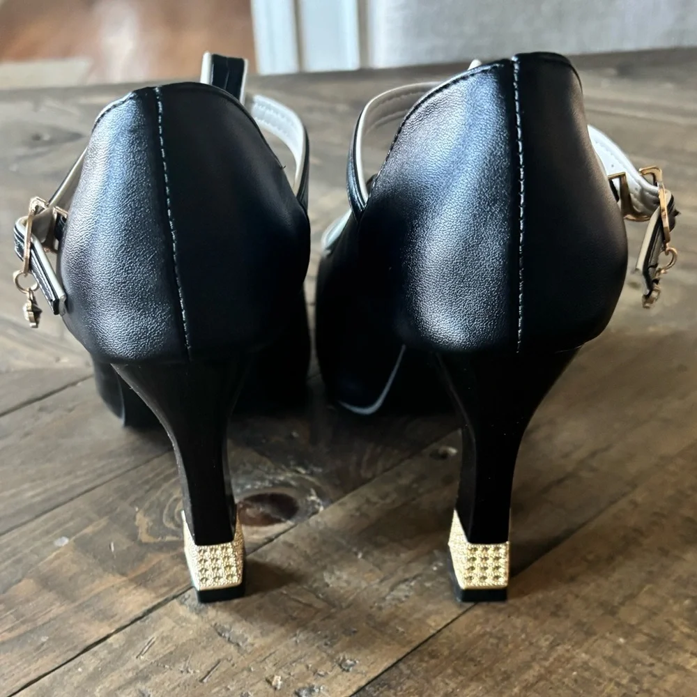 Black Pointed-Toe T-Strap Flats‎ with White Piping